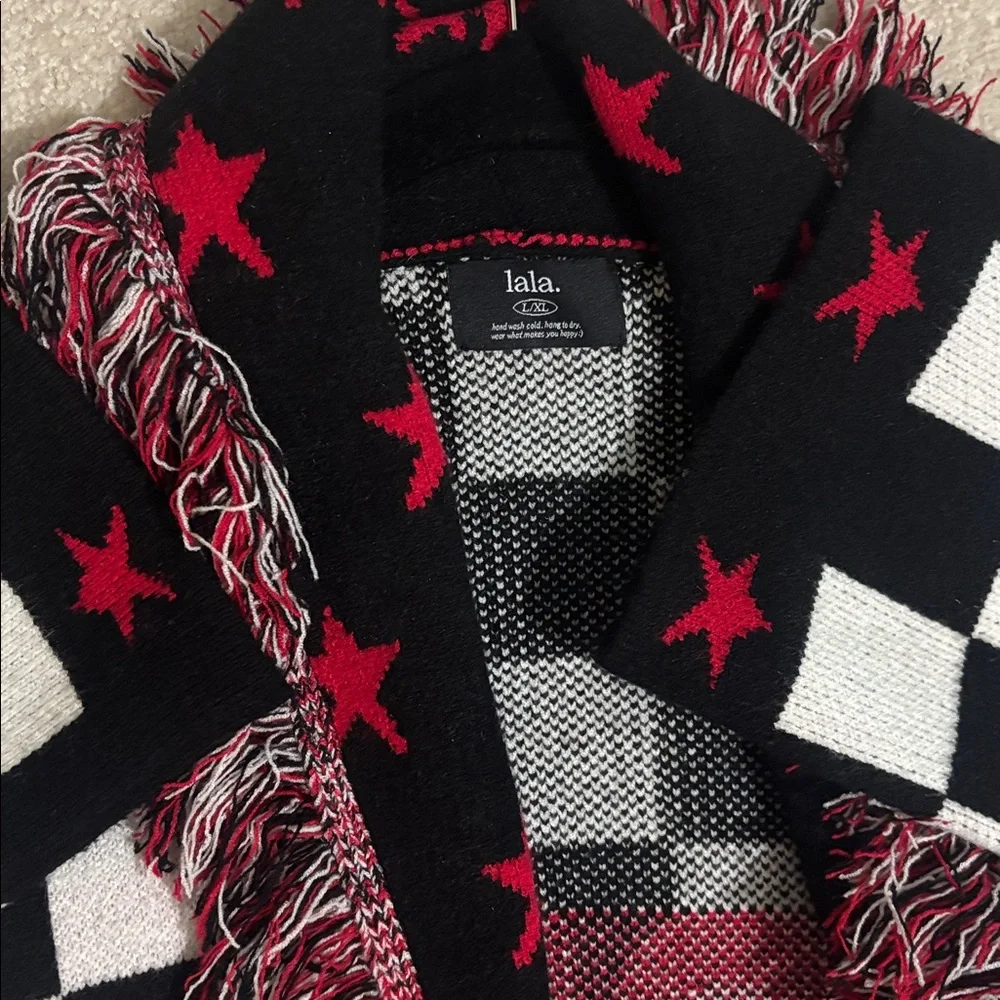 DIL legend Checkered Fringe Cardigan with Red Stars - Picture 6 of 6